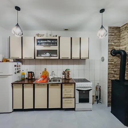 Stan Na Dan Zora Apartment Nevesinje