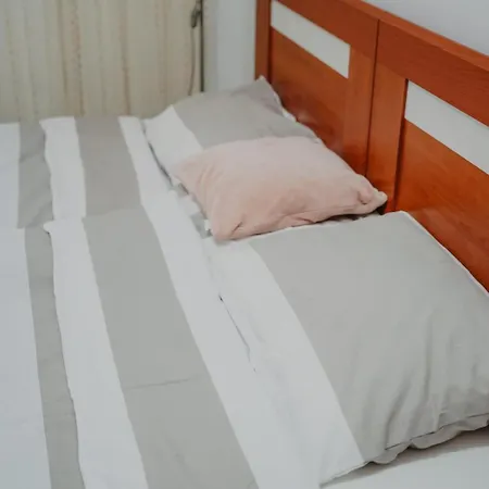 Stan Na Dan Zora Apartment *