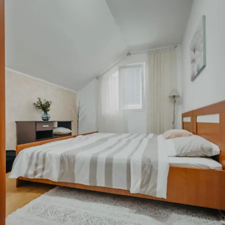 Apartment Stan Na Dan Zora Nevesinje